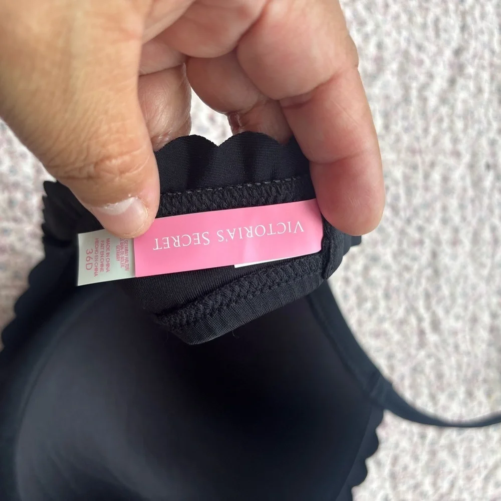 Victoria's Secret Black Scallop-Edge Push-Up Bra Top